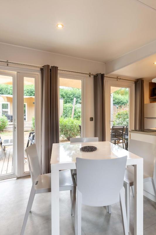 Mobile home Comfort Three-Bedroom with Jacuzzi  image 4