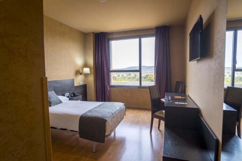 Standard Single Room image 4