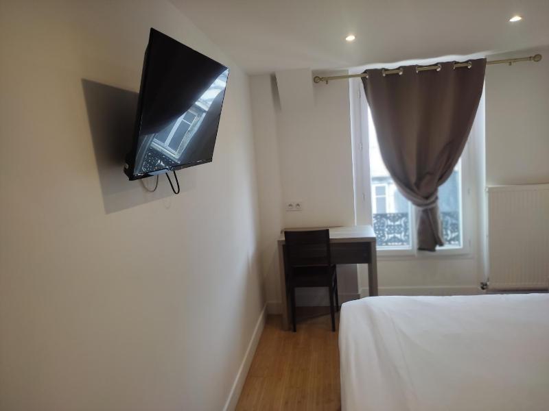 Double Room image 4