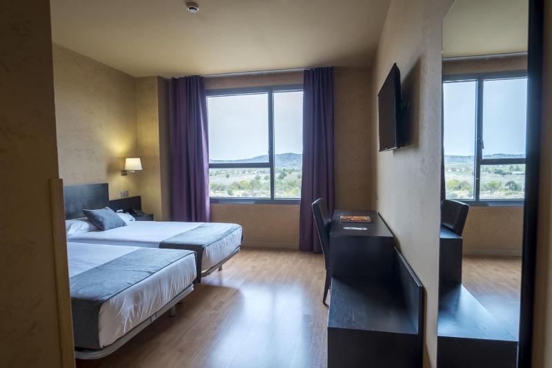 Two Connecting Double Rooms image 2