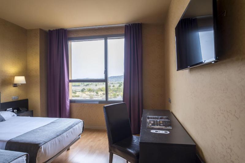 Two Connecting Double Rooms image 4