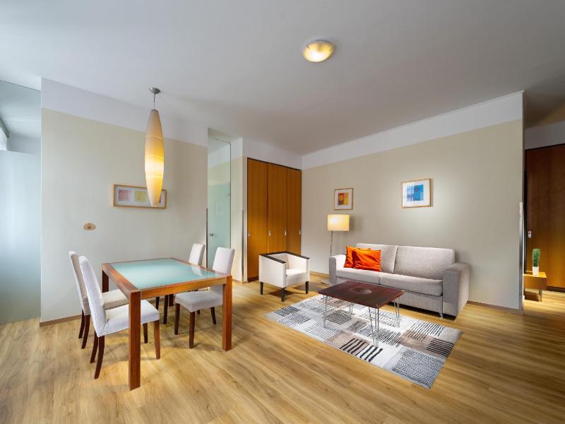 One Bedroom Business Apartment image 3