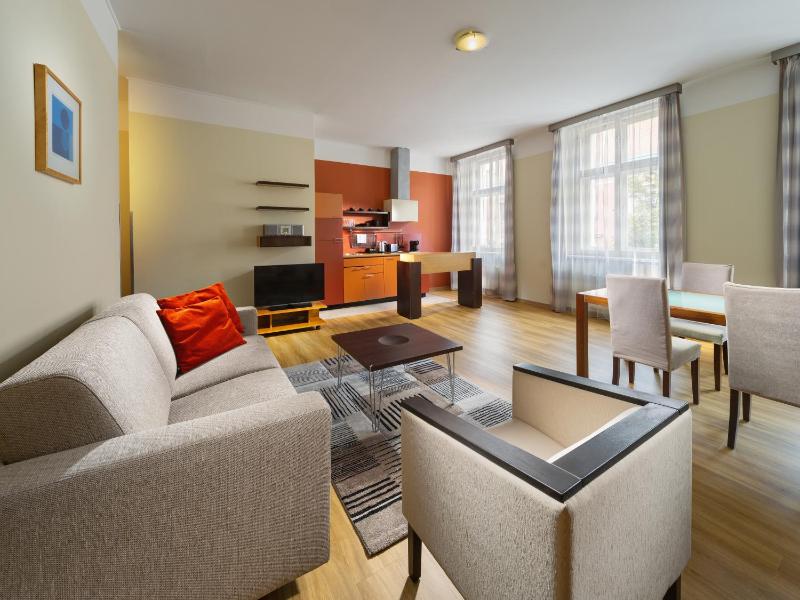 One Bedroom Business Apartment image 4