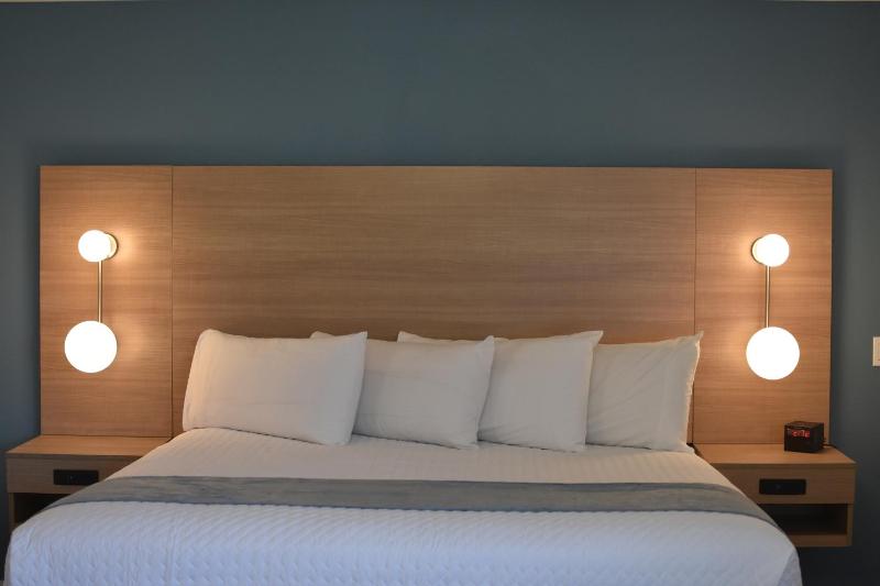 Single Room with Shower image 1