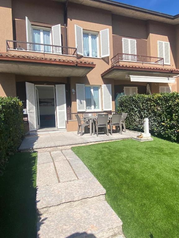 Sirmione - Independent House with Garden - image 16