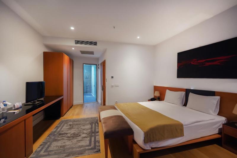 Standard Double or Twin Room image 1