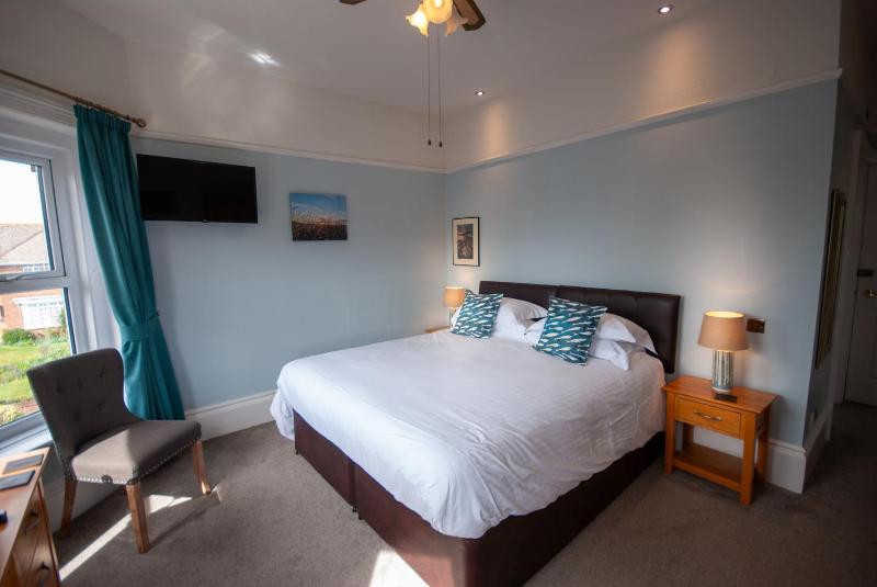 Deluxe Double Room with Shower image 1