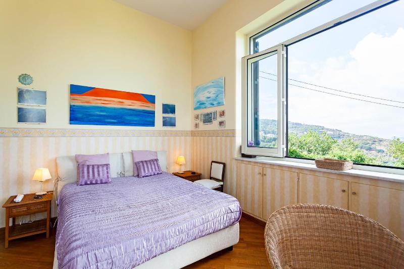 AMORE RENTALS - Villa The Stone on the Sea - image 34