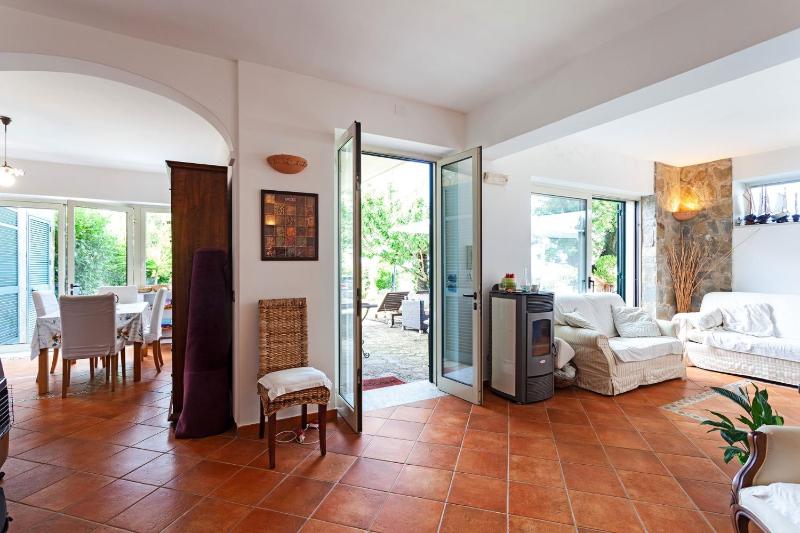 AMORE RENTALS - Villa The Stone on the Sea - image 36
