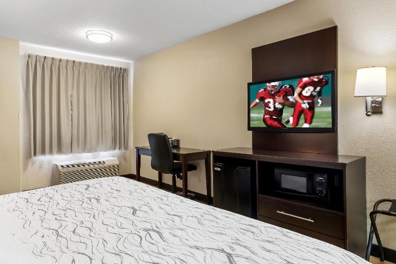 Superior King Room Smoke Free image 4