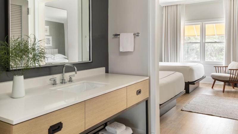 Premium Queen Room with Two Queen Beds and Balcony image 3