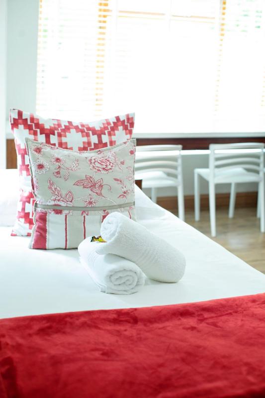 Crisp Guest Rooms - image 6