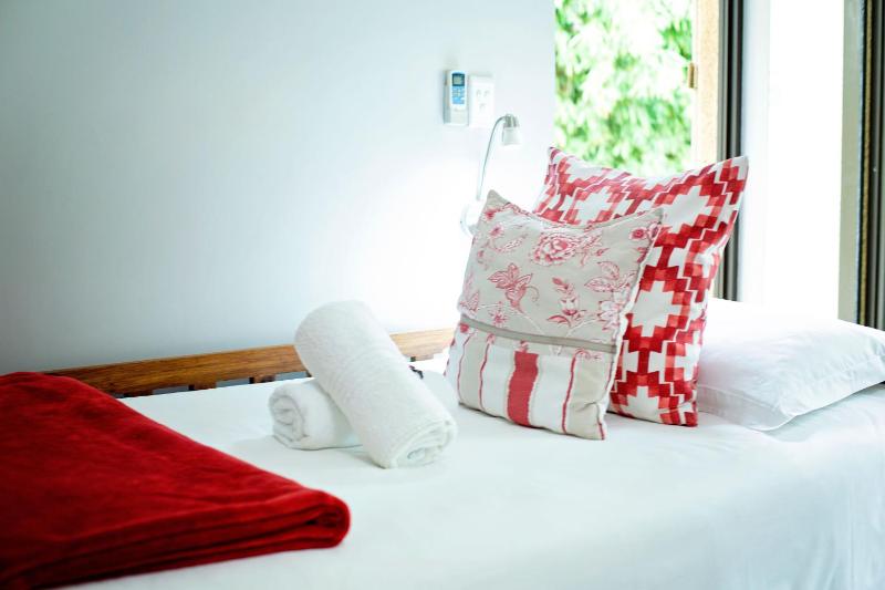 Crisp Guest Rooms - image 5