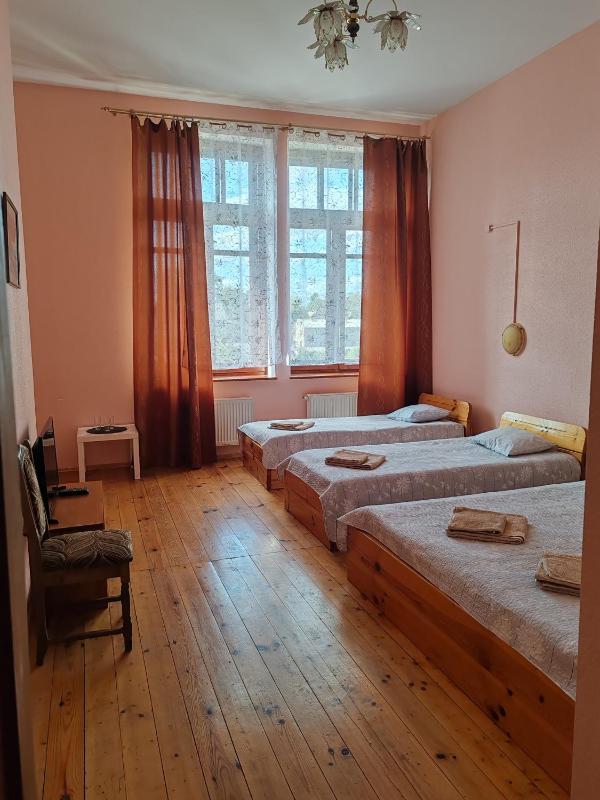 Quadruple Room image 3