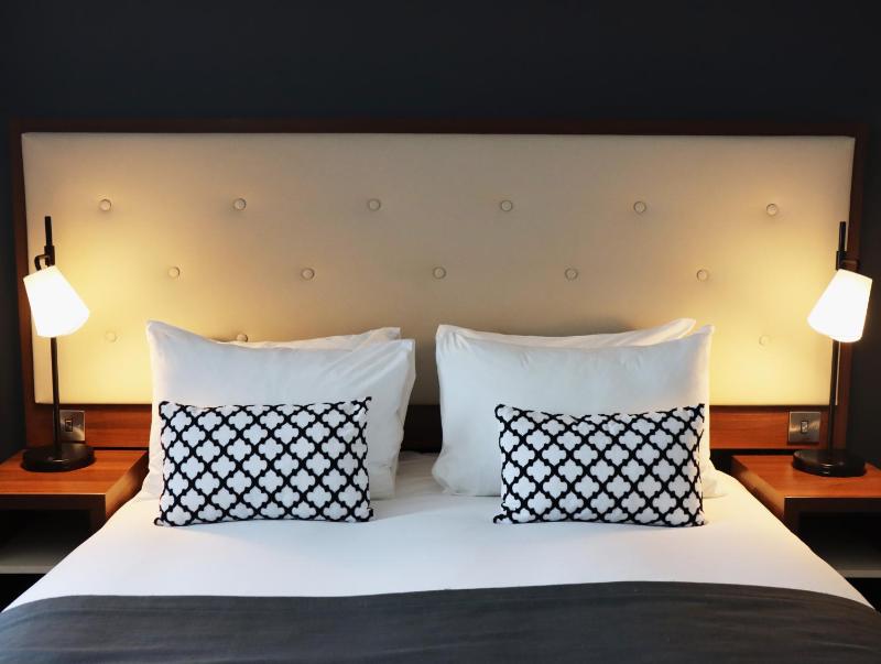 Premium King Room image 2