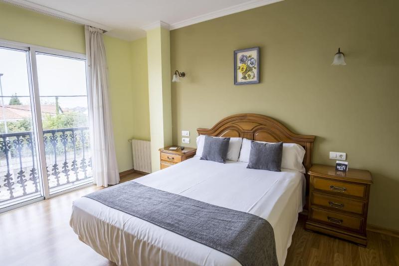 Double Room image 4