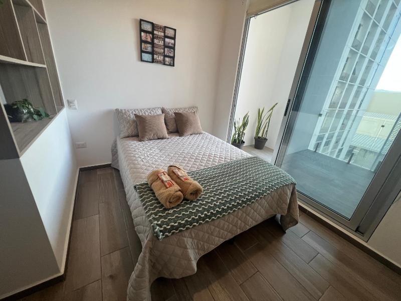 Apartamento a la par del aeropuerto con gran balcón 1 habitación! - image 1