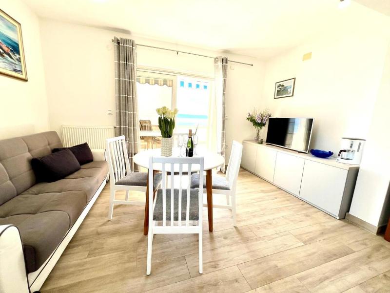 Two-Bedroom Apartment with Terrace and Sea View image 1