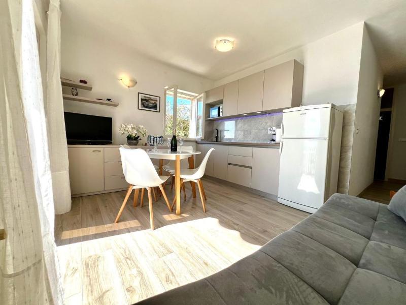Two-Bedroom Apartment with Terrace and Sea View image 1