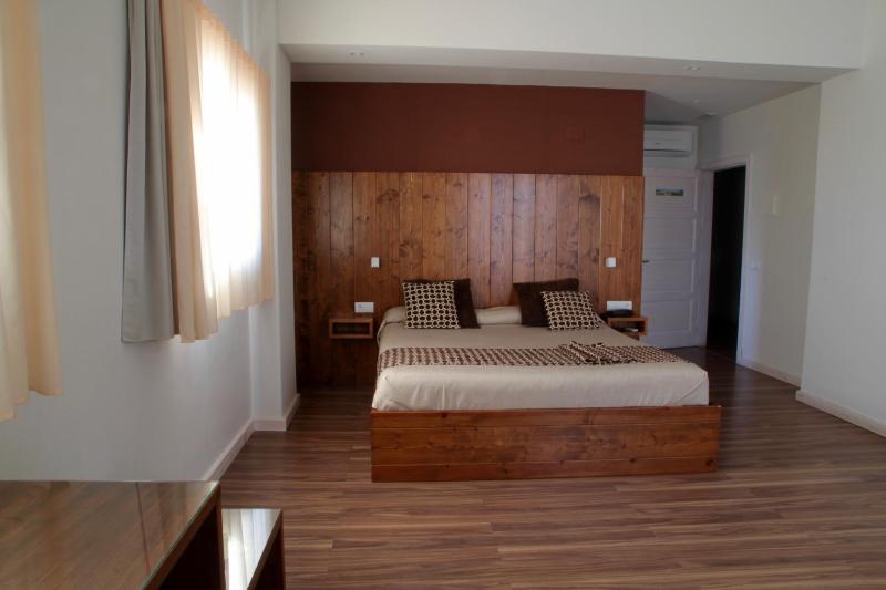 Double Room image 3