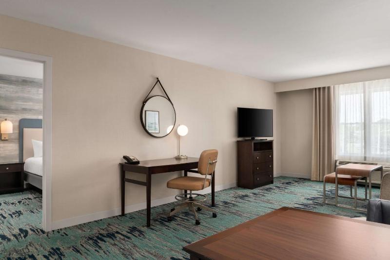 One-Bedroom Queen Suite with Two Queen Beds - Non-Smoking image 1