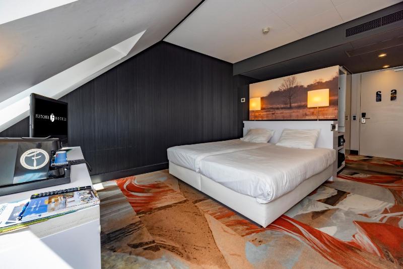 Deluxe Double Room image 4