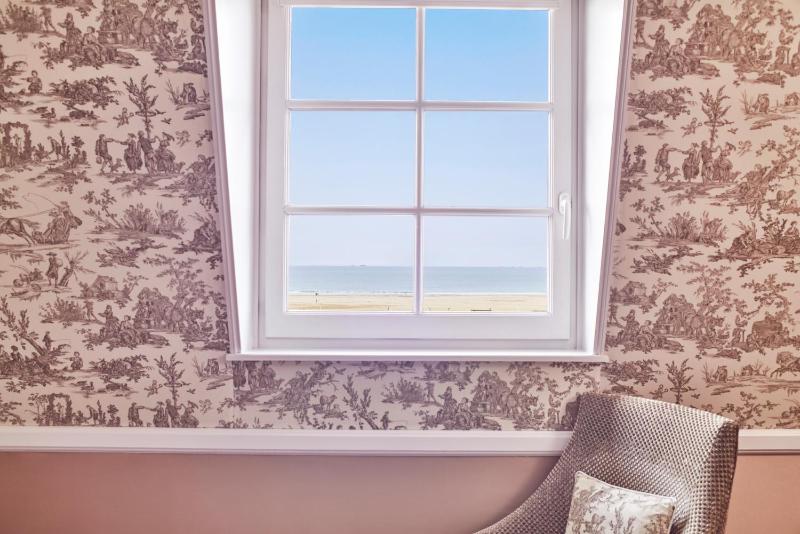 Prestige Junior Suite with sea view image 4