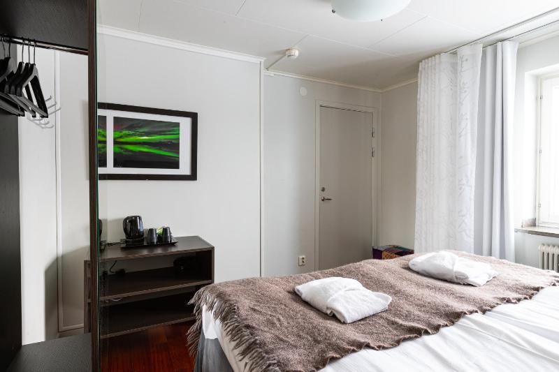 Twin Room image 1