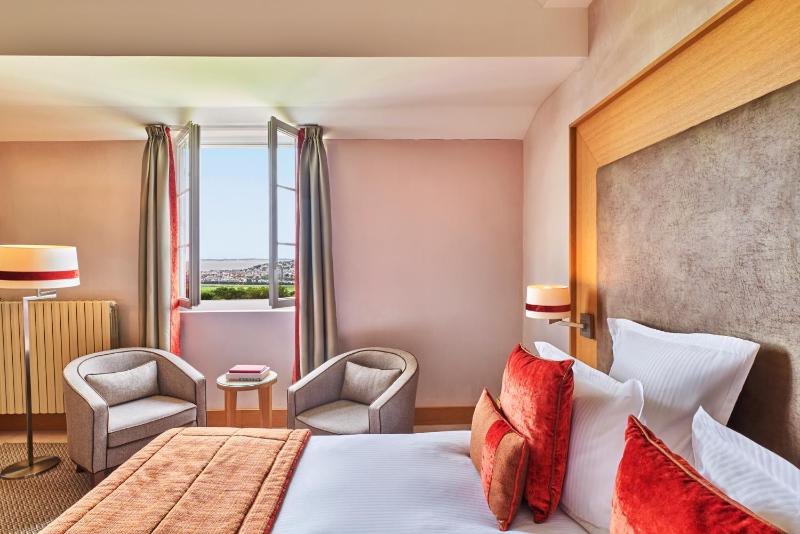 Hotel Barriere L'Hotel du Golf - image 10