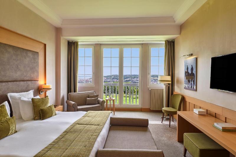 Hotel Barriere L'Hotel du Golf - image 12