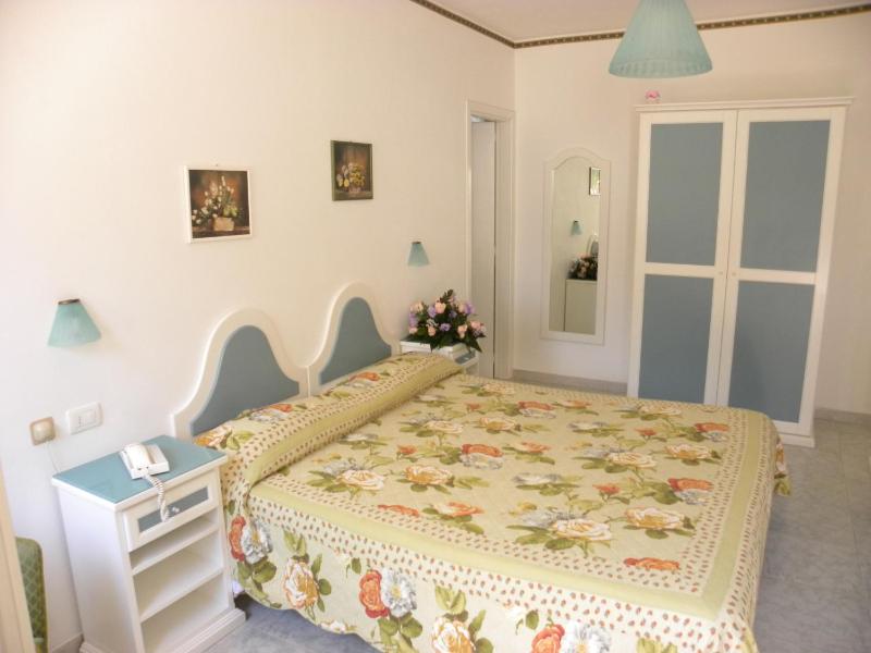 Standard Double or Twin Room image 3