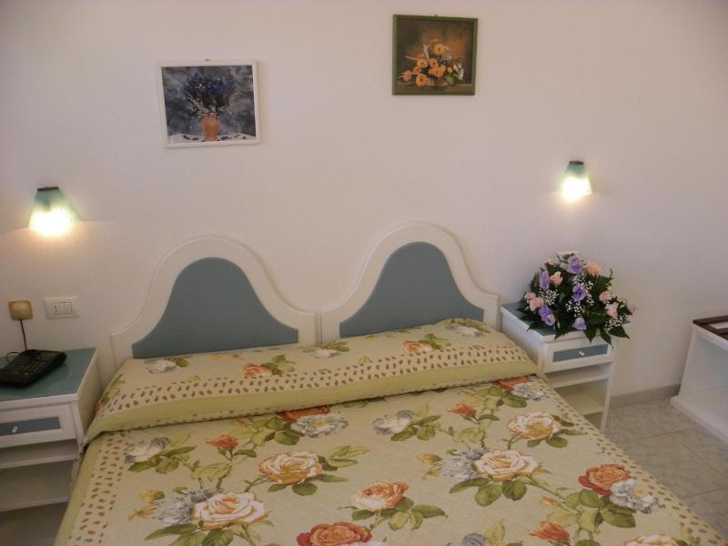 Standard Double or Twin Room image 1