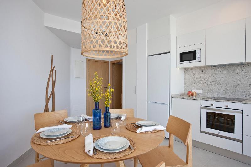Two bedroom apartment with Sea view image 3