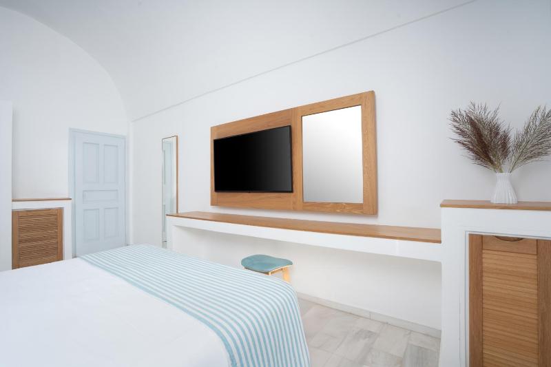 Classic Double Room image 4