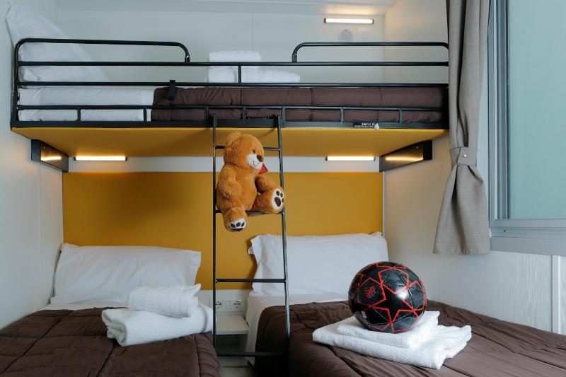 Superior Bungalow image 1