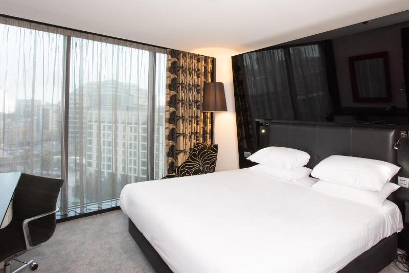 Standard King Room - Club Floor image 1