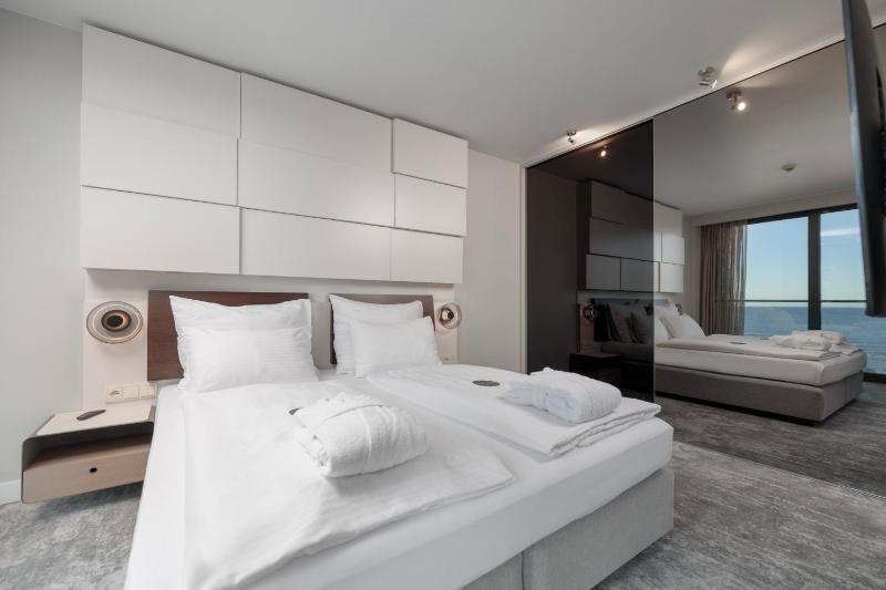 Exclusive Suite with Sea view image 4