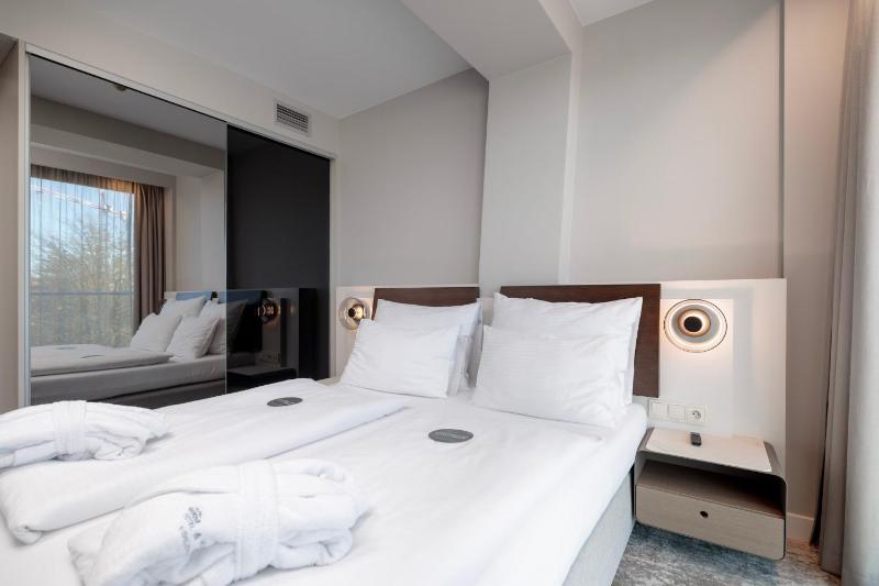Two-Bedroom Apartment with Sea View image 4