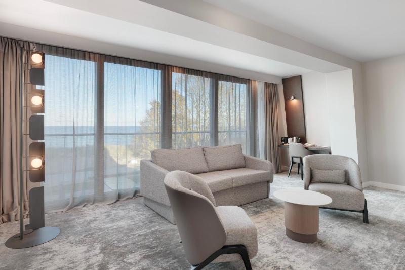 Two-Bedroom Apartment with Sea View image 3
