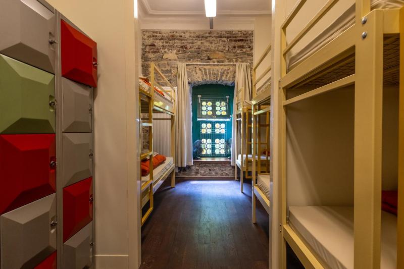 Bed in 10-Bed Mixed Dormitory Room image 4