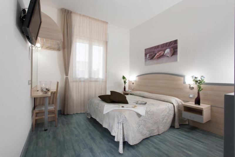 Double Room image 1