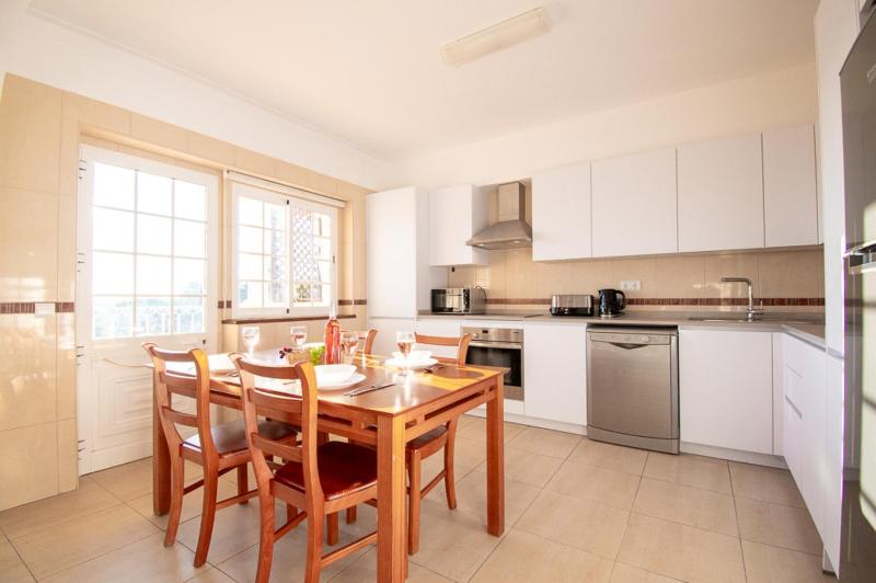 10 marinha - 2 Bed Apt at Praia da marinha - image 21