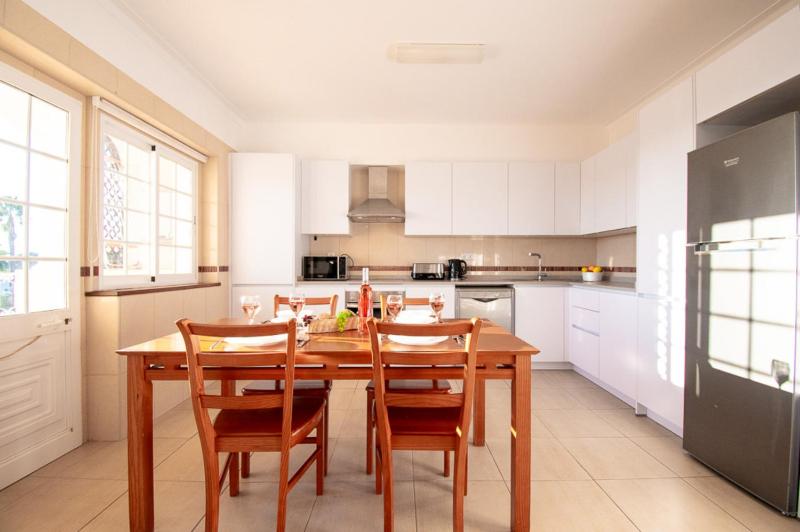 10 marinha - 2 Bed Apt at Praia da marinha - image 14