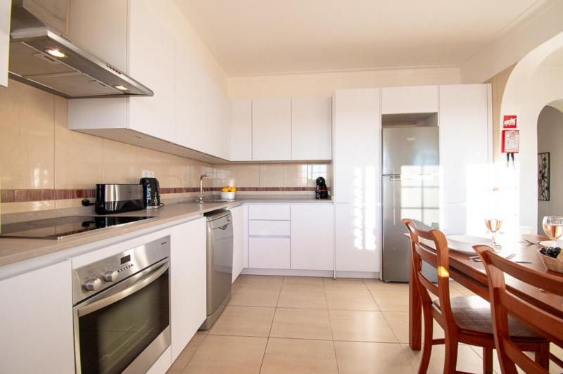 10 marinha - 2 Bed Apt at Praia da marinha - image 13