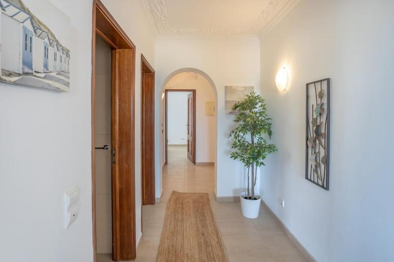 10 marinha - 2 Bed Apt at Praia da marinha - image 3
