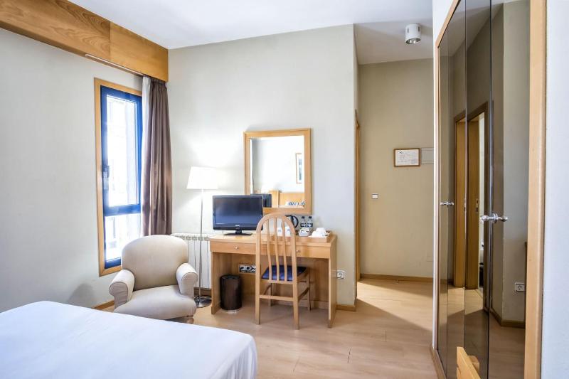 Single Room image 2