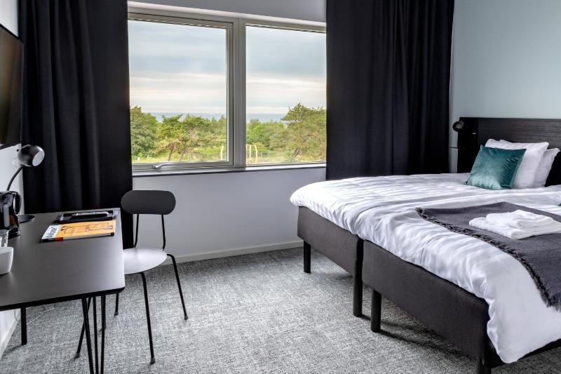 Standard Double Room image 3