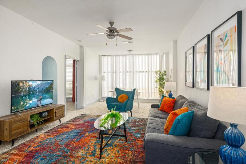 One-Bedroom Apartment image 2