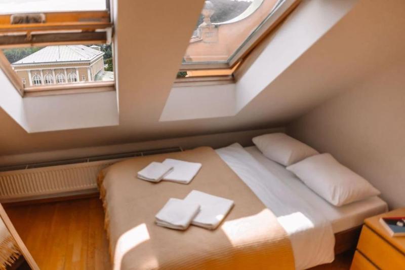 Central Riverside Duplex loft - image 3