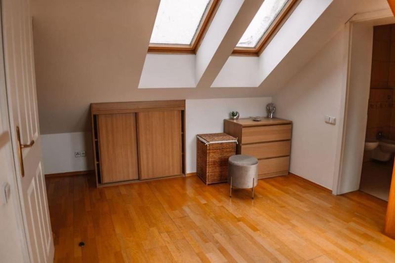 Central Riverside Duplex loft - image 12